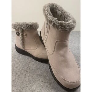 Khombu Iris Womens Tan Suede Faux Fur Trim Winter Ankle Boots Size 10M